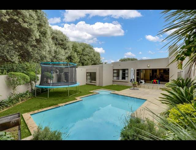 3 BEDROOM PROPERTY TO RENT IN FOURWAYS GARDENS